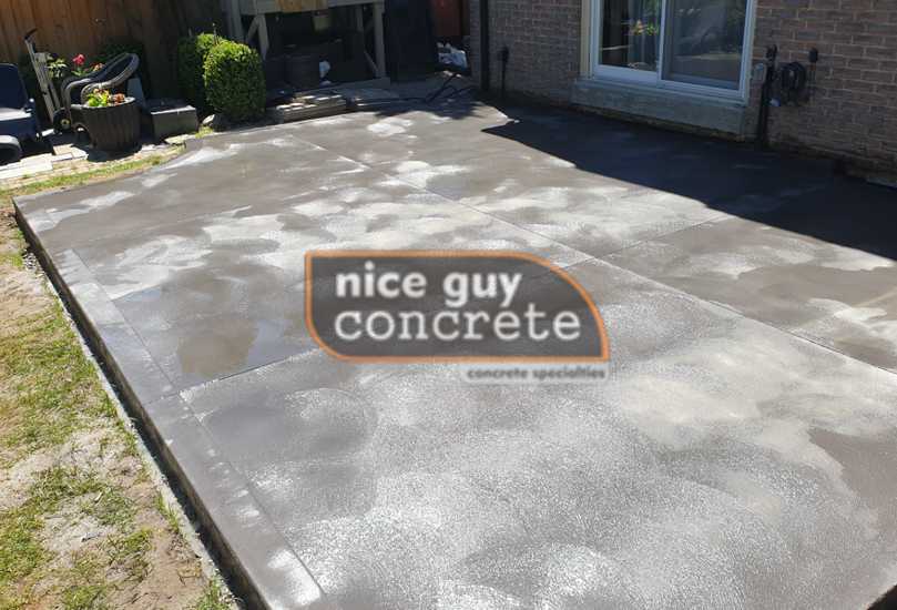 Sleek and Stylish Concrete Patio Space in Milton